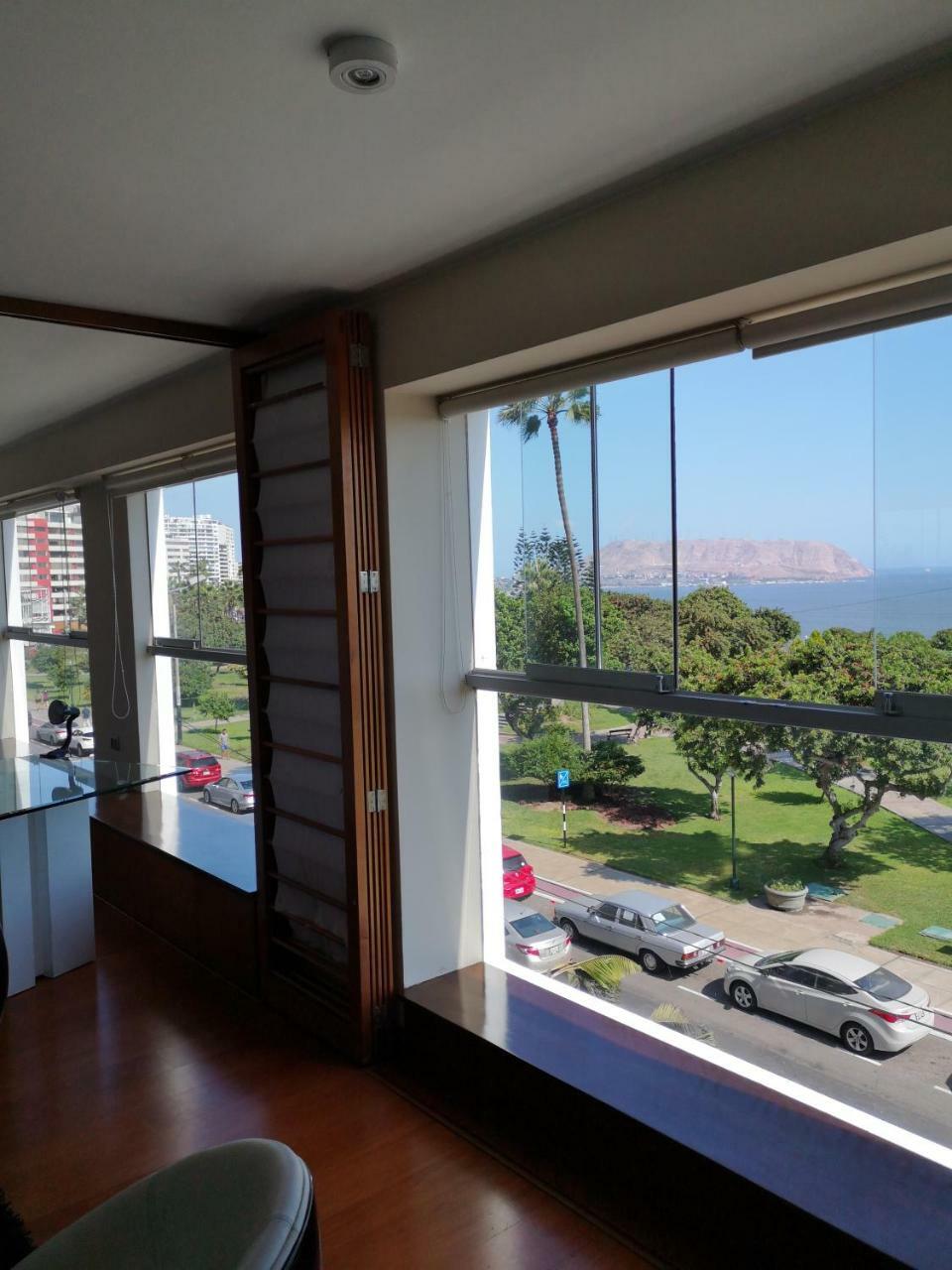 Departamento Miraflores Frente Al Mar * Lima